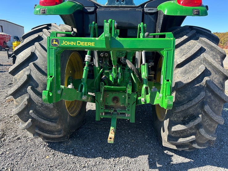 2013-john-deere-6140m-image-15