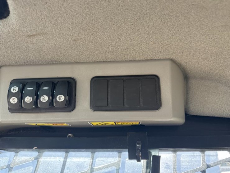 2017-caterpillar-289d-image-46