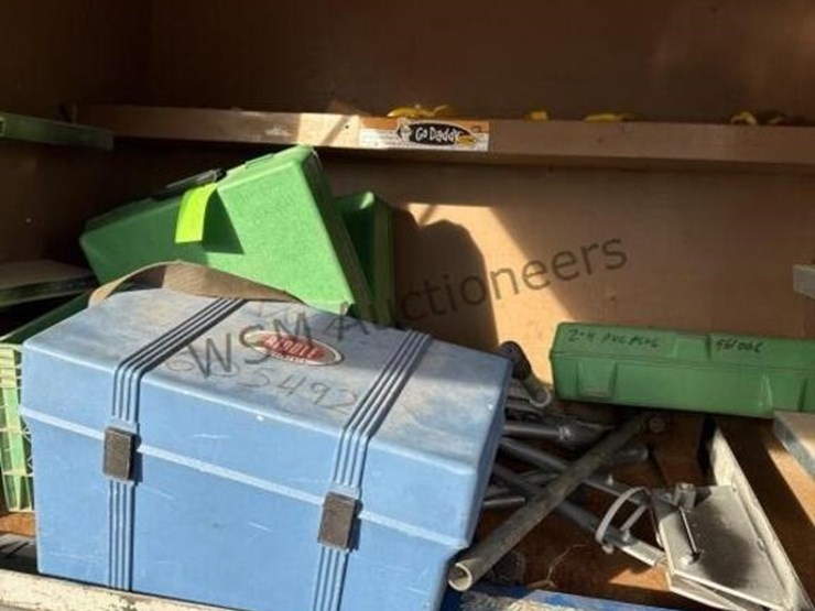 rolling-jobsite-tool-cabinet-with-assorted-tools-image-4