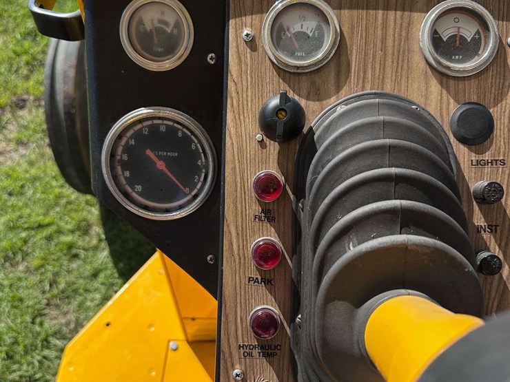 minneapolis-moline-g940-image-54