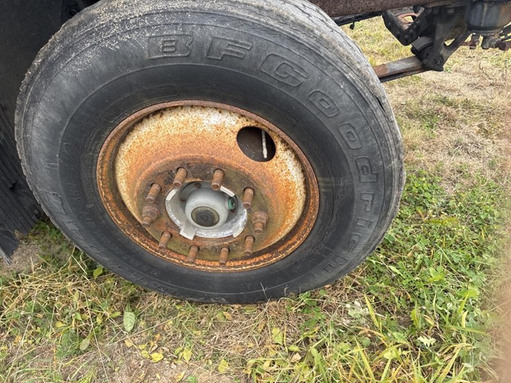 #3154-•-volvo-s60-parts-sleeper-truck-image-24