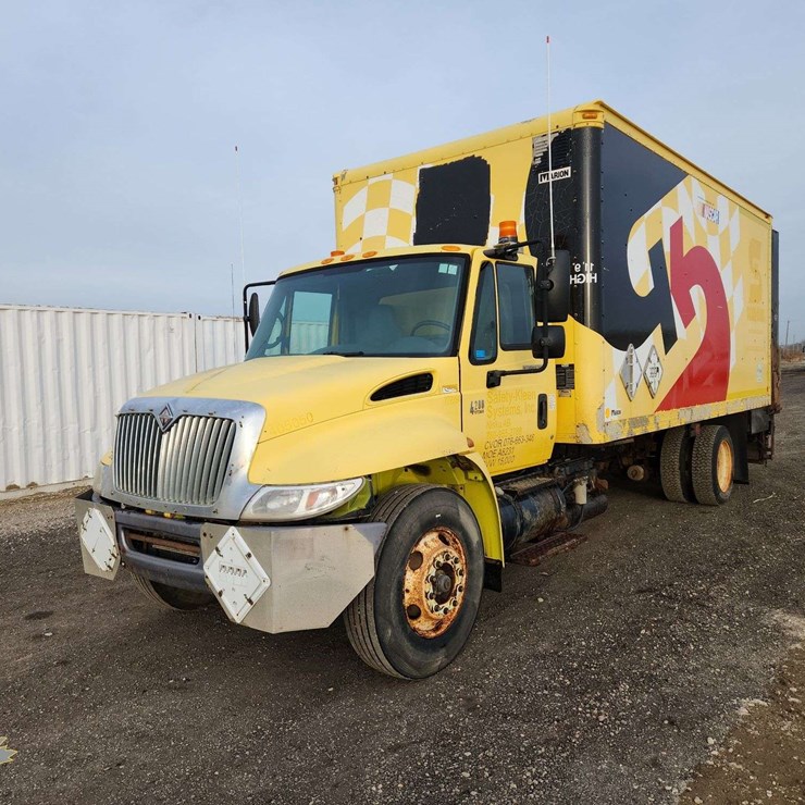 2006 INTERNATIONAL DURASTAR 4200