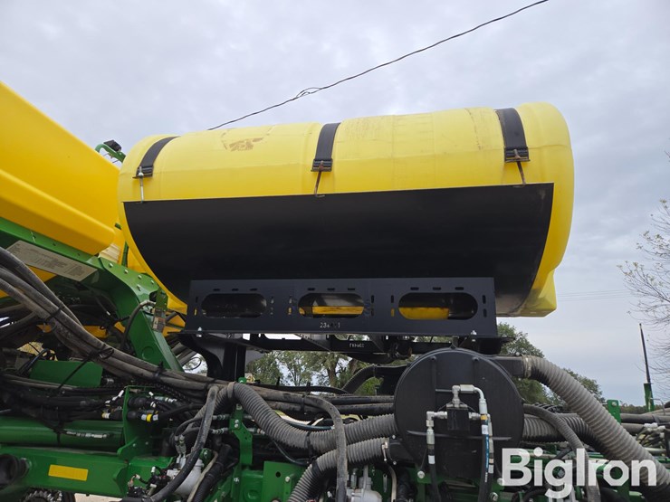 2023-john-deere-1775nt-image-13