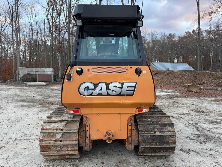 2016-case-650l-image-8