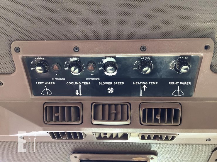 1985-john-deere-4850-image-16