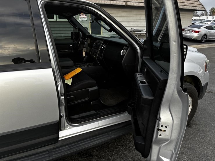 2015-ford-expedition-image-9