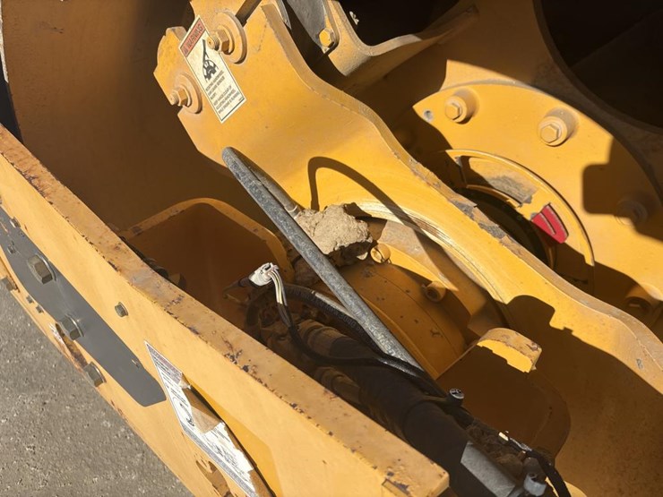 #1341-•-2013-volvo-dd110-roller-image-18