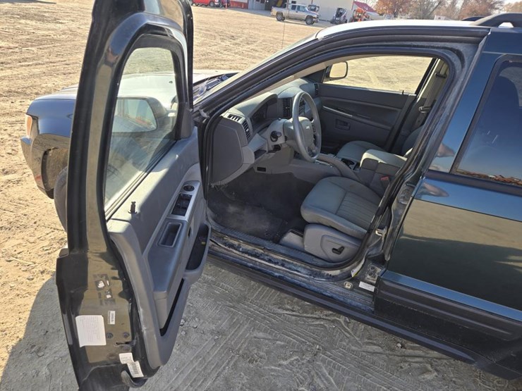 2005-jeep-grand-cherokee-image-8