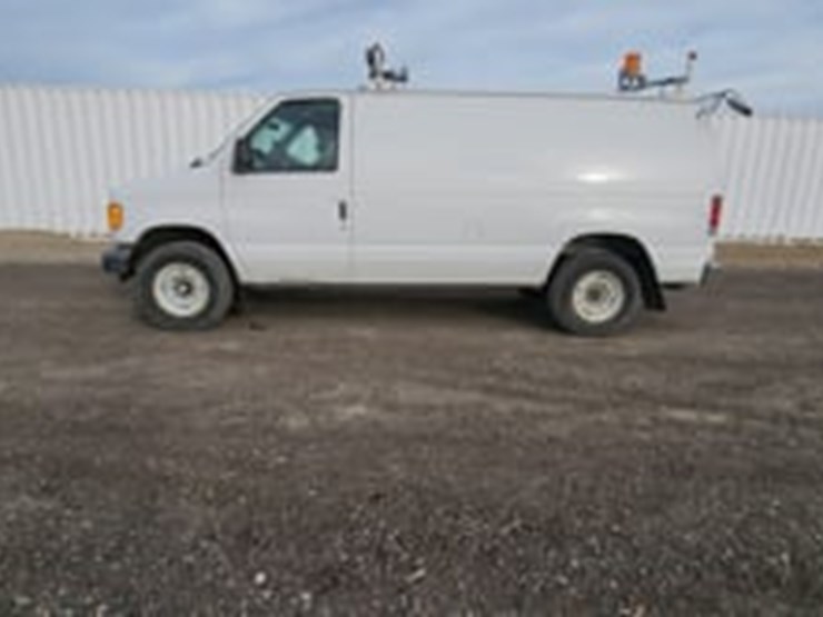 2005-ford-cargo-image-5