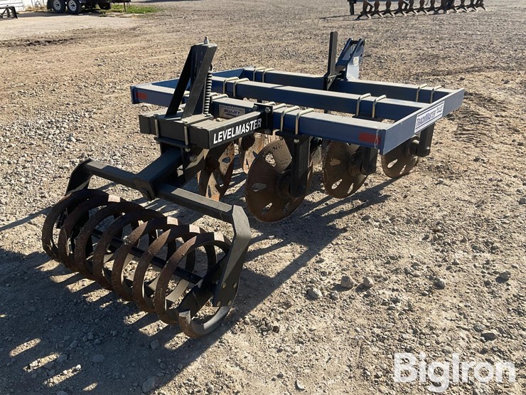 blu-jet-pivot-track-closer-image-5