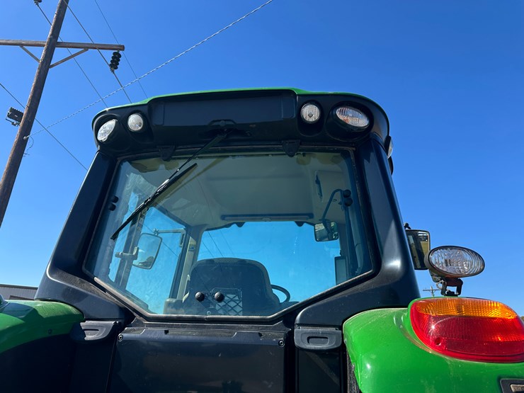 2013-john-deere-6140m-image-39