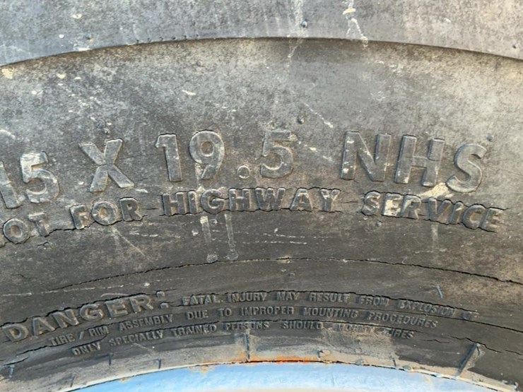 new-holland-tc29d-image-17