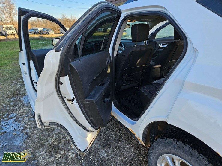 2016-chevrolet-equinox-lt-image-31