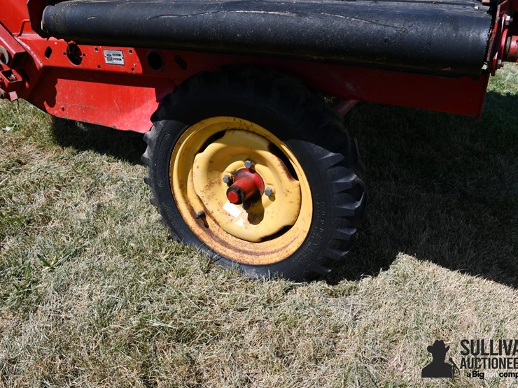 new-holland-144-image-12