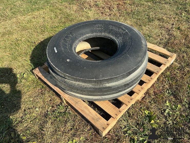 titan-14l-16.1sl-tire-image-1