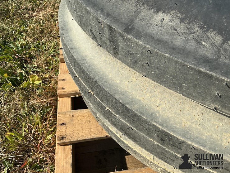 titan-14l-16.1sl-tire-image-7