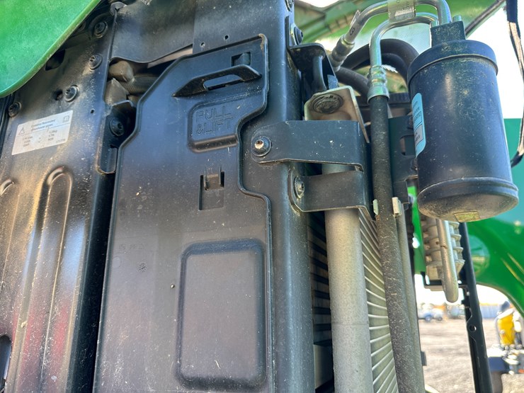 2013-john-deere-6140m-image-50