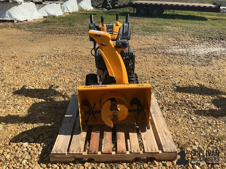 cub-cadet-3x28ip-28”-walk-behind-snow-blower-image-2