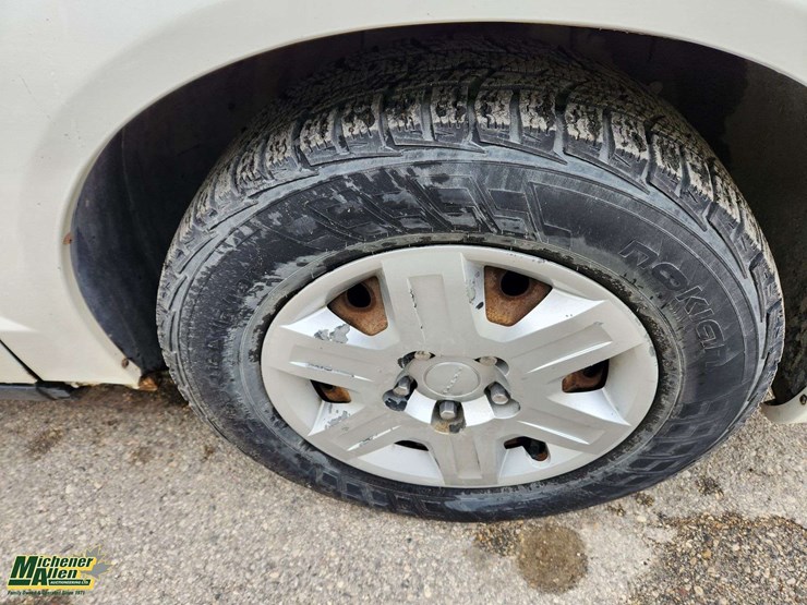 2013-dodge-grand-caravan-se-image-11