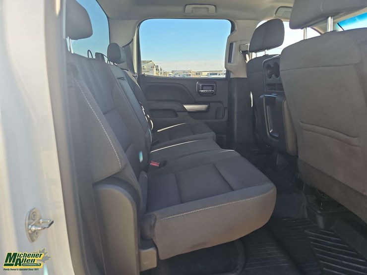 2018-chevrolet-silverado-3500hd-image-13