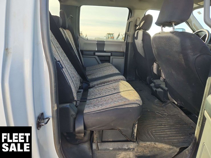 2021-ford-f250-image-18