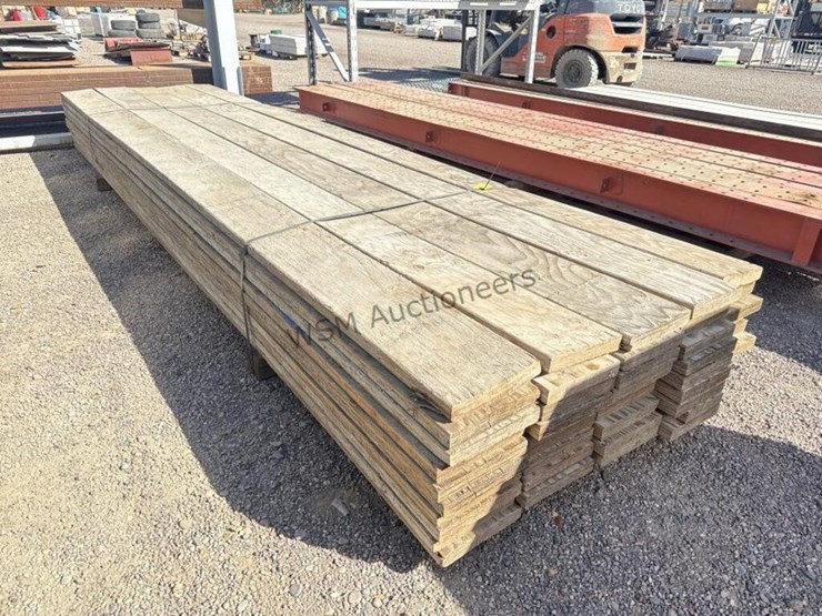 bundle-of-16ft-scaffolding-planks-image-3
