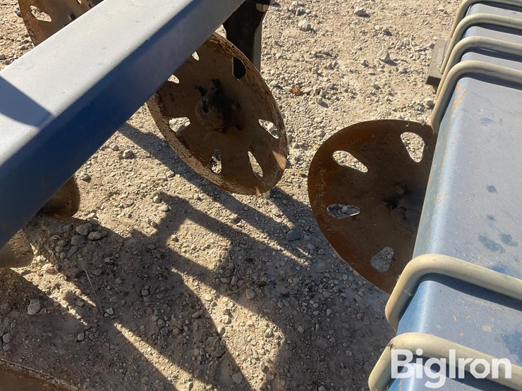 blu-jet-pivot-track-closer-image-14