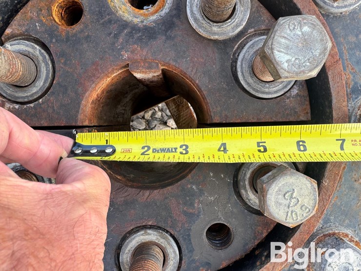 new-holland-axle-hubs-image-10