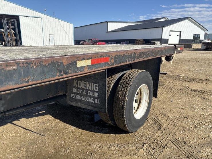 #1337-•-1998-mack-cs200-flatbed-image-16