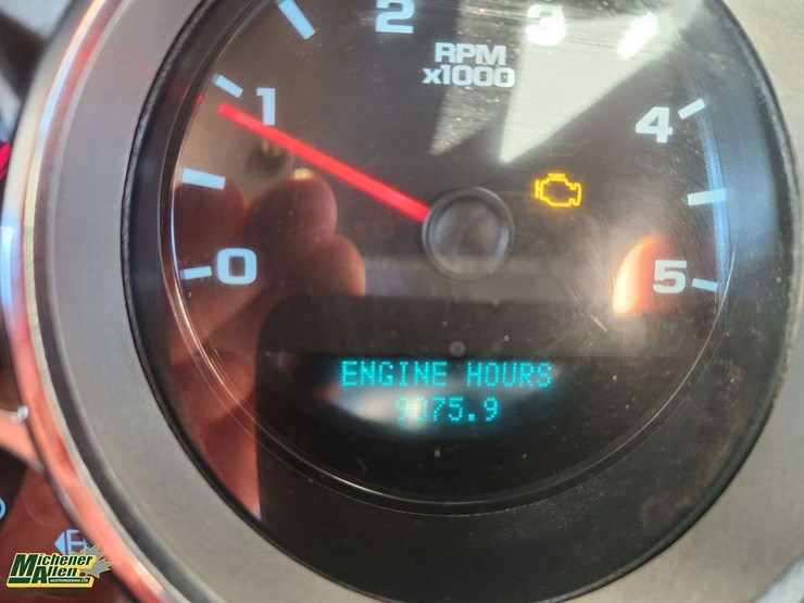 2013-chevrolet-silverado-3500hd-image-24