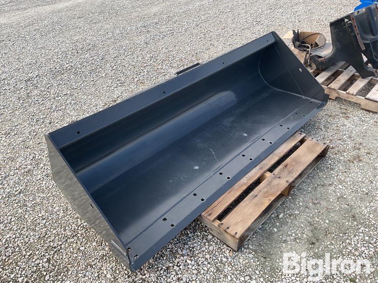 case-new-holland-material-bucket-image-3