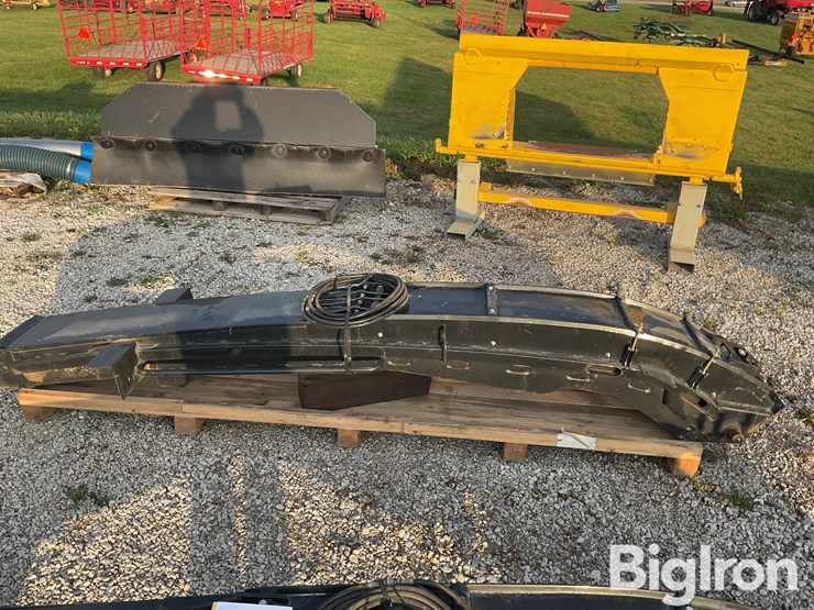 new-holland-fr-forage-chopper-short-spout-image-2