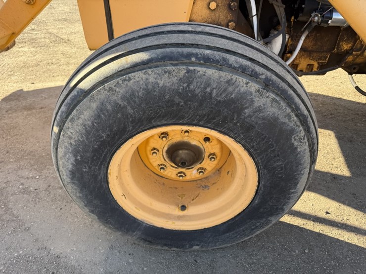 massey-ferguson-300a-image-45