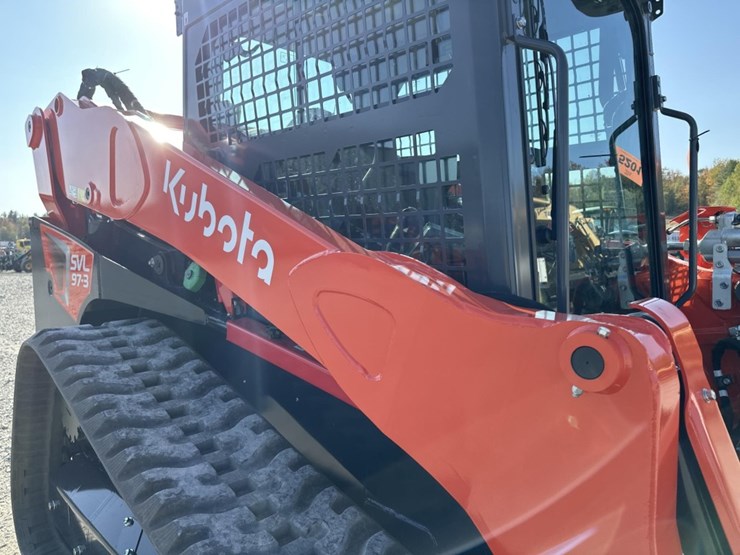 #5120-•-2025-kubota-svl-97-3-tracked-skid-steer-image-18