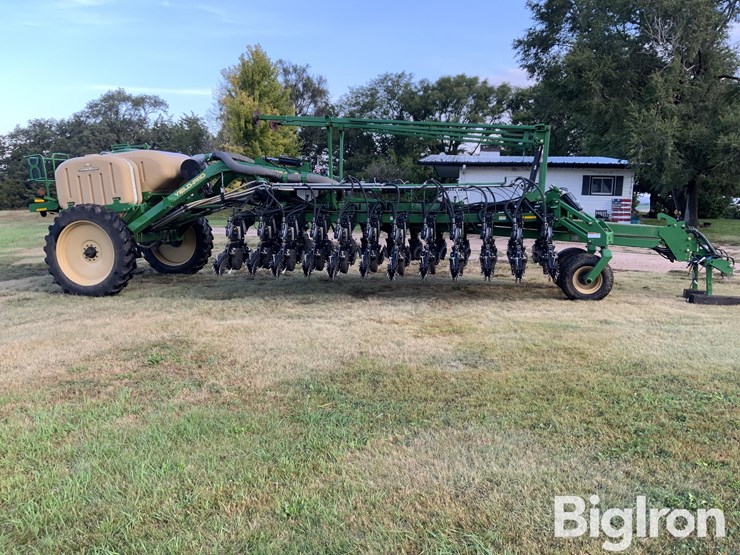 2018-great-plains-yp1625a-image-4