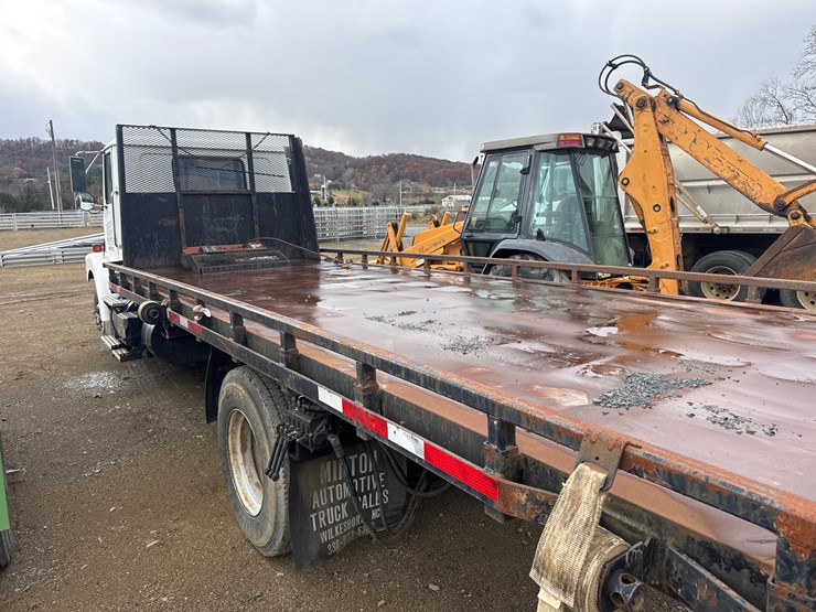 1993-white-270-image-5