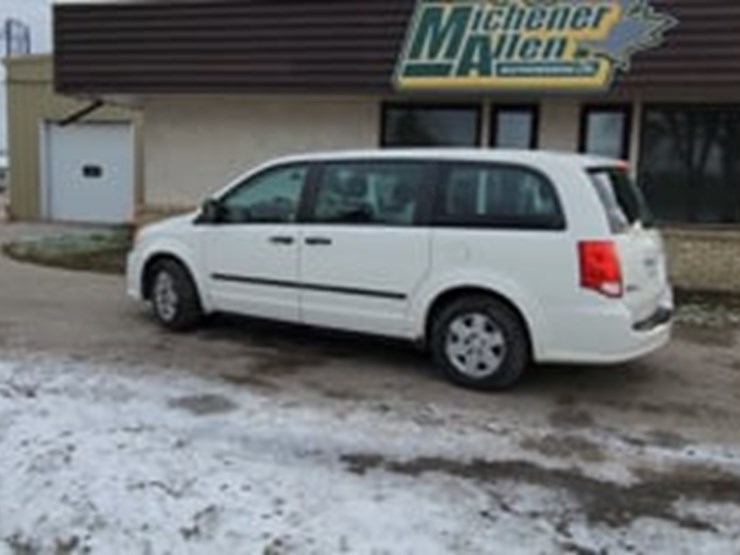 2013-dodge-grand-caravan-se-image-32