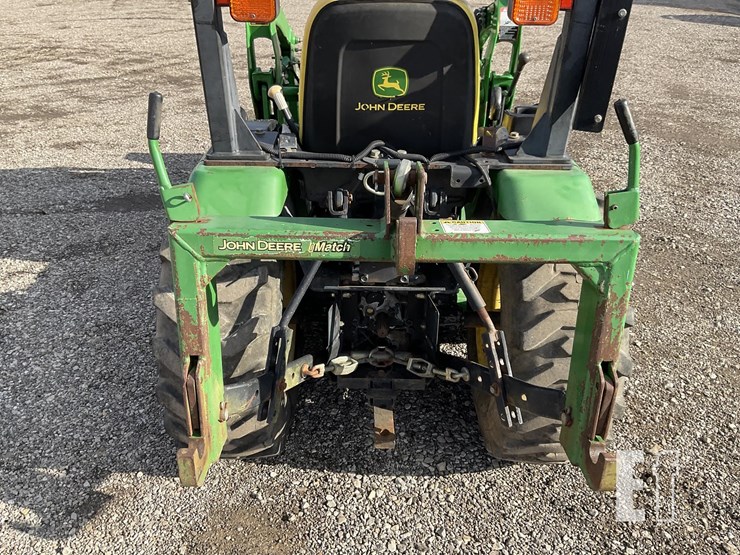 john-deere-2320-image-5
