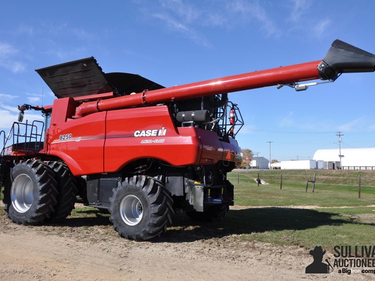 2022-case-ih-8250-image-3