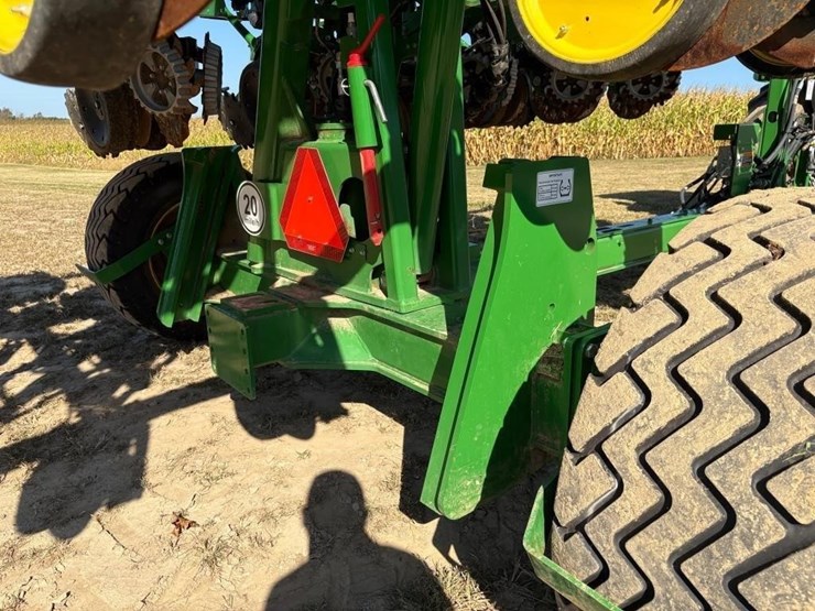 2023-john-deere-1745-image-25