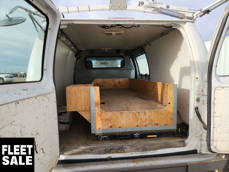 2005-ford-cargo-image-19
