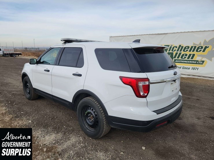 2018-ford-explorer-image-2