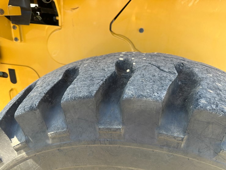 2016-caterpillar-926m-image-6