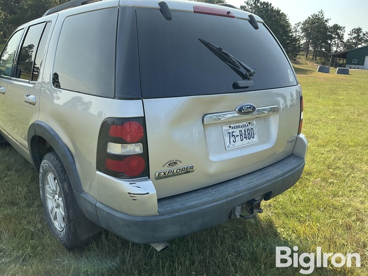 2007-ford-explorer-xlt-image-16