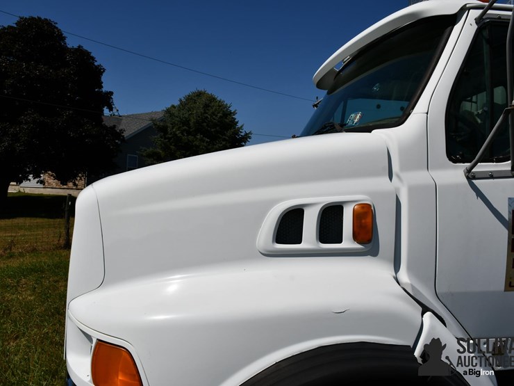 1997-ford-lt9513-image-11