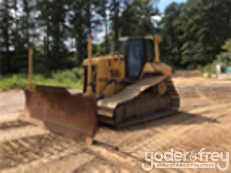 2016-caterpillar-d6n-lgp-image-1