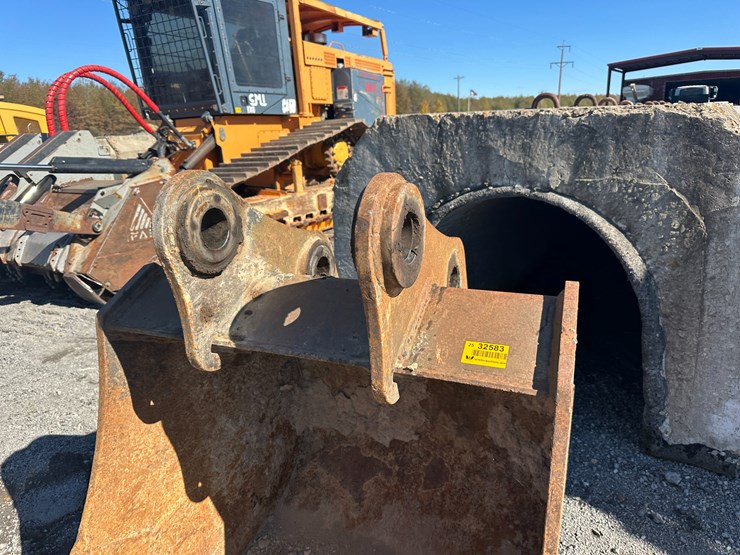 #32583-•-tag-42"-excavator-bucket-image-6