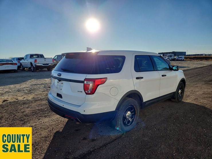 2017-ford-explorer-image-4