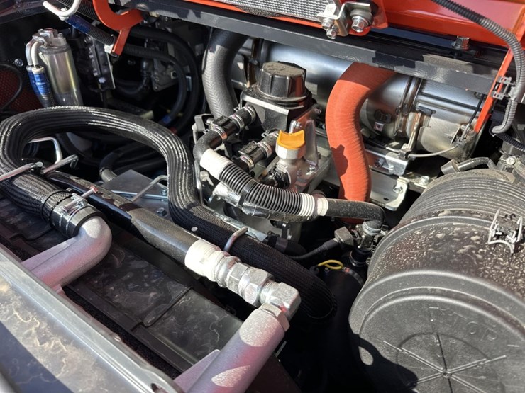 #5120-•-2025-kubota-svl-97-3-tracked-skid-steer-image-45