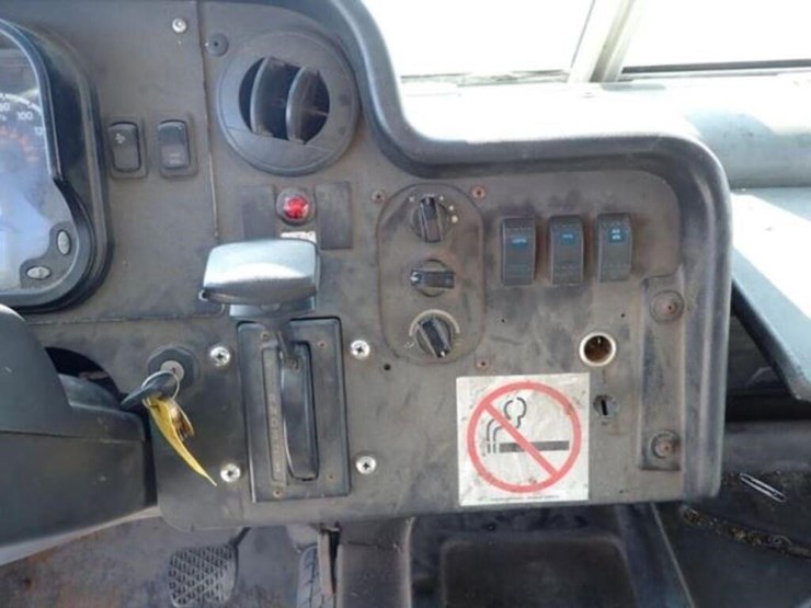 2012-freightliner-mt55-image-19